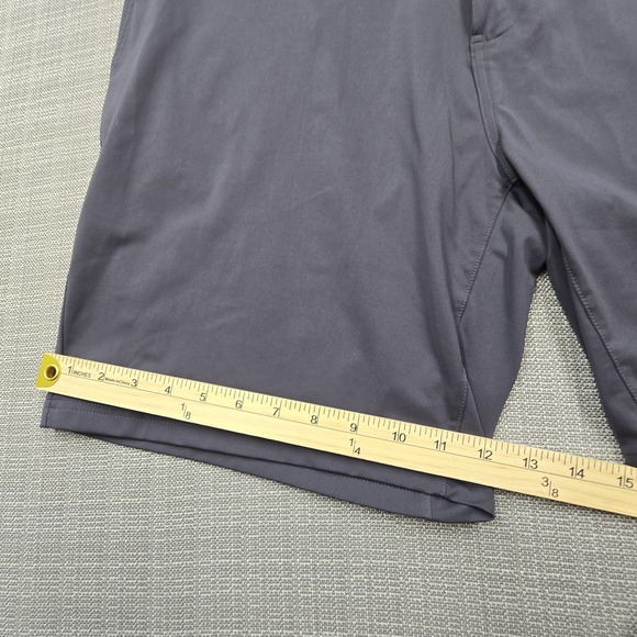 Rhone Shorts Mens 38 Gray Chino Performance 8 Inseam Casual Summer Golf - Picture 3 of 9